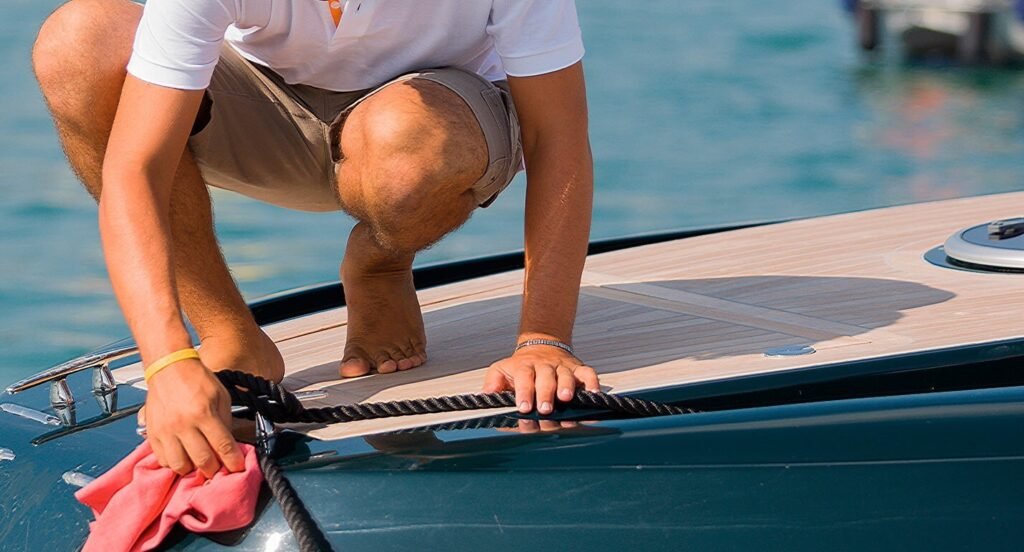 cdn_shopify_com-washing-a-boat-1692262154293